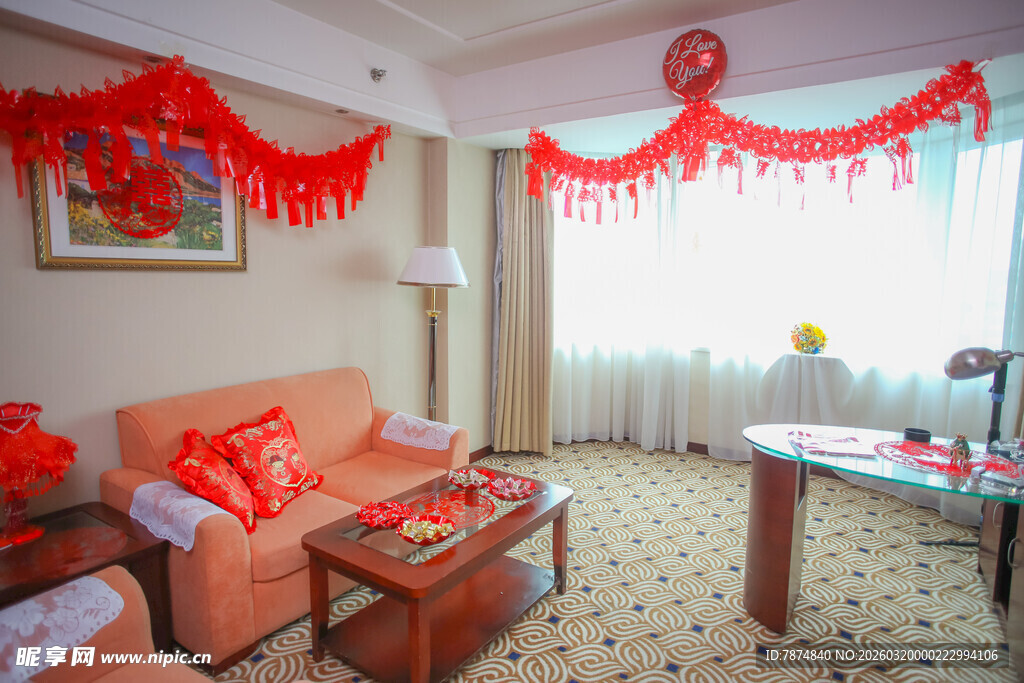 喜庆客厅布置迎接节日氛围