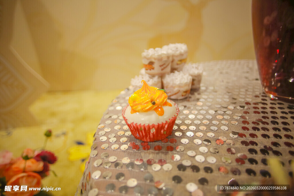 可爱小熊与装饰小物