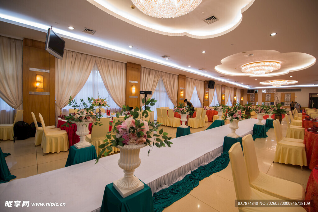 豪华宴会厅布置精美场景