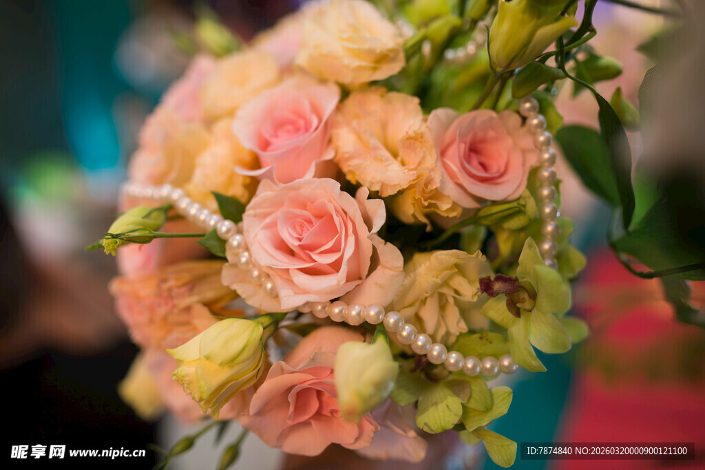 柔美粉玫瑰插花作品