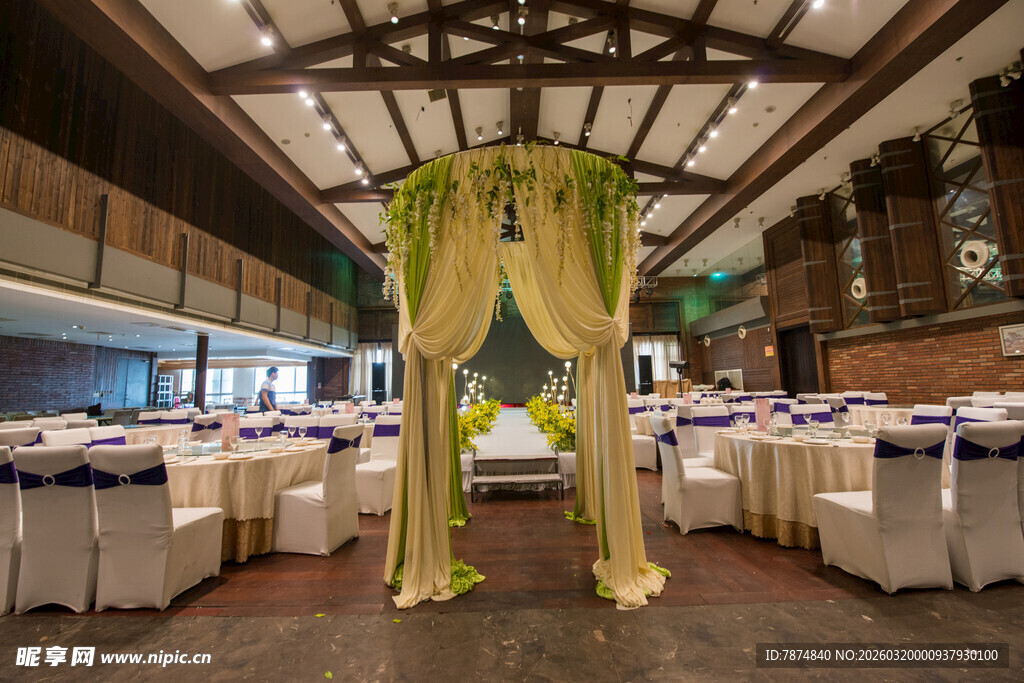 华丽宴会厅内的精致布置