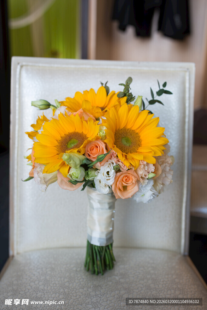 向日葵手捧花 清新浪漫