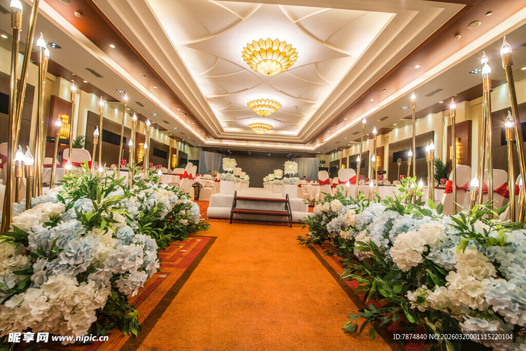 豪华宴会厅花卉装饰布置