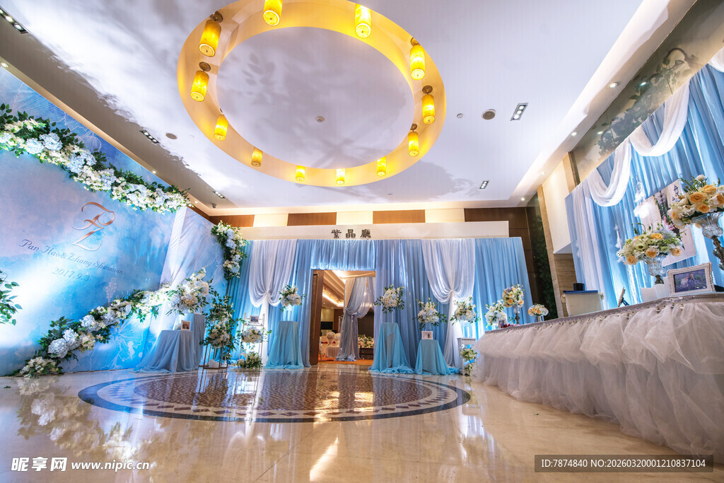 梦幻蓝色系婚礼现场布置