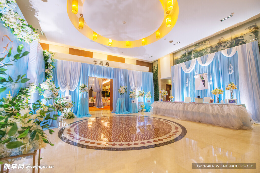 豪华婚礼迎宾厅布置场景