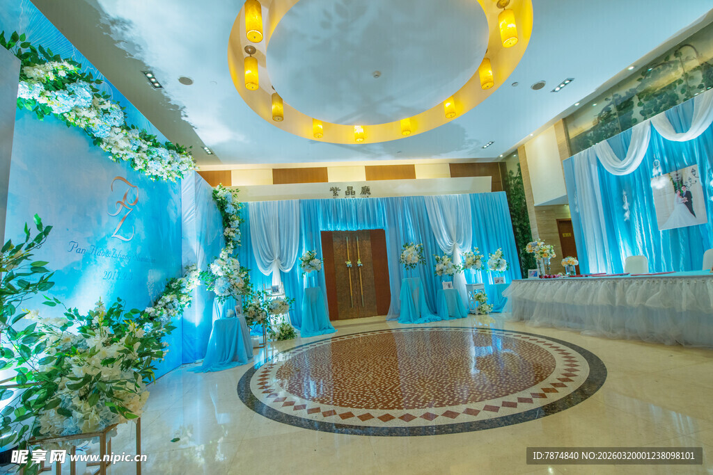 梦幻蓝色系婚礼迎宾厅布置