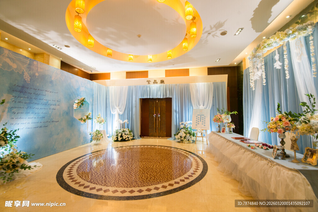 豪华典雅的室内装饰场景