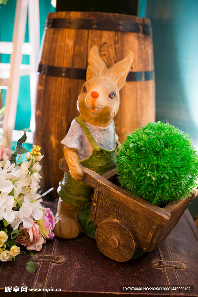 兔子推绿植装饰摆件