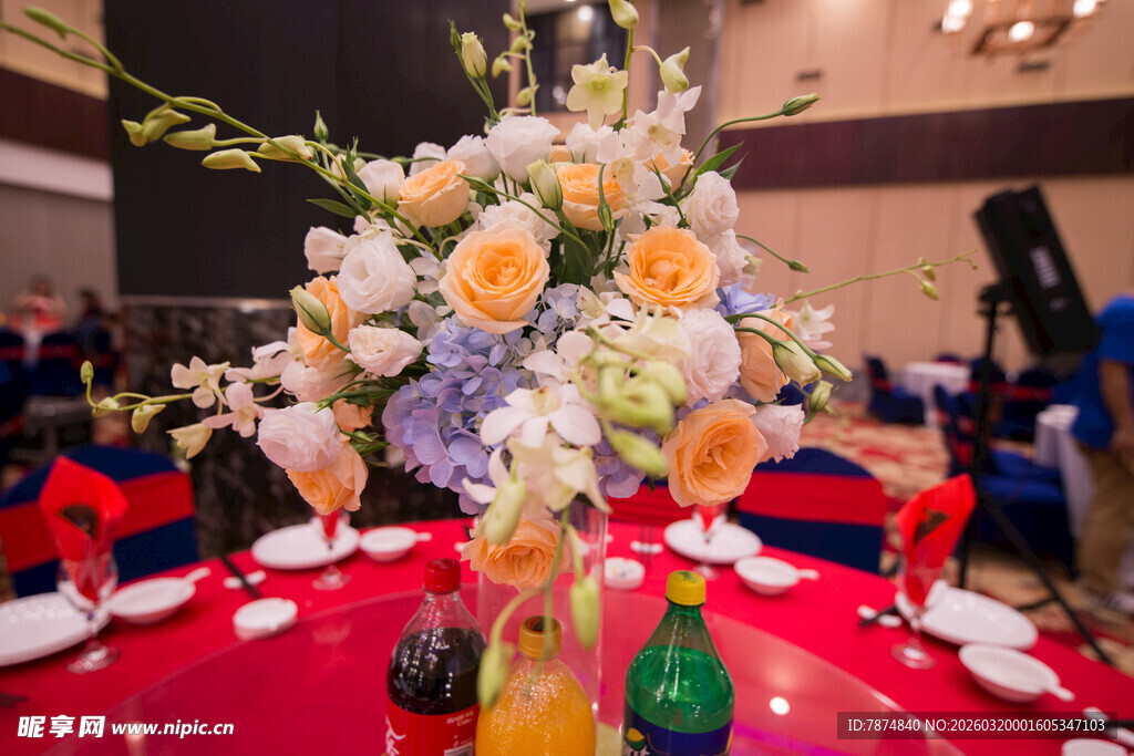 精美宴会桌花布置