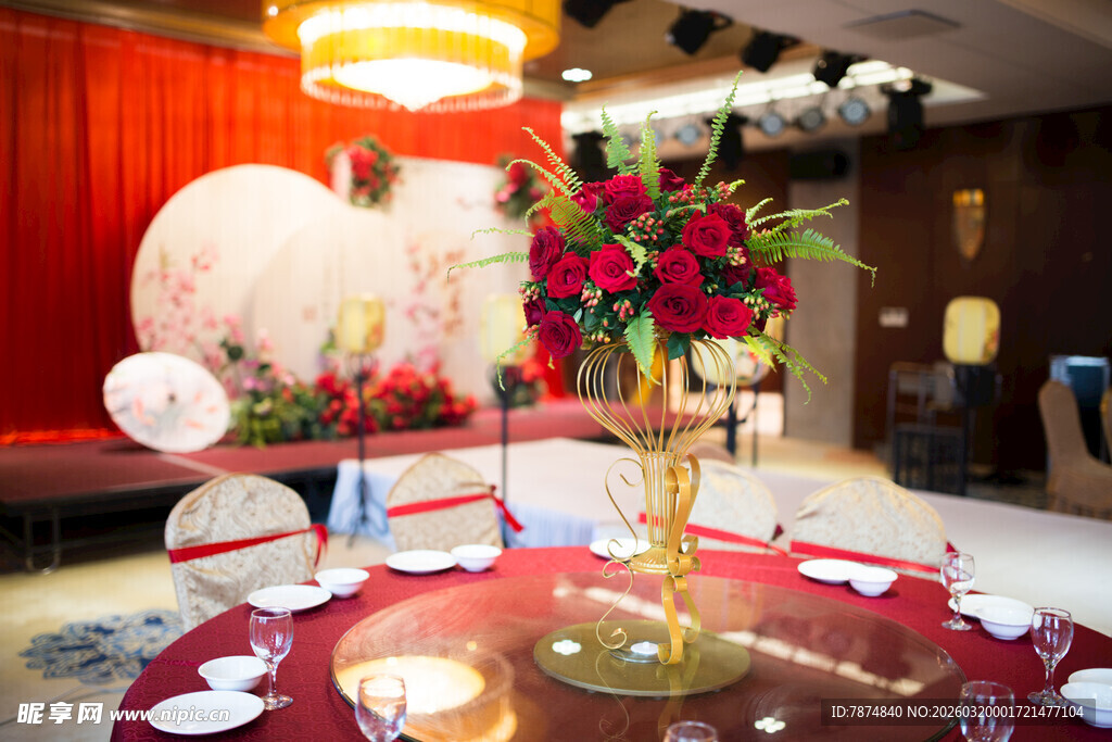 浪漫婚礼餐桌布置