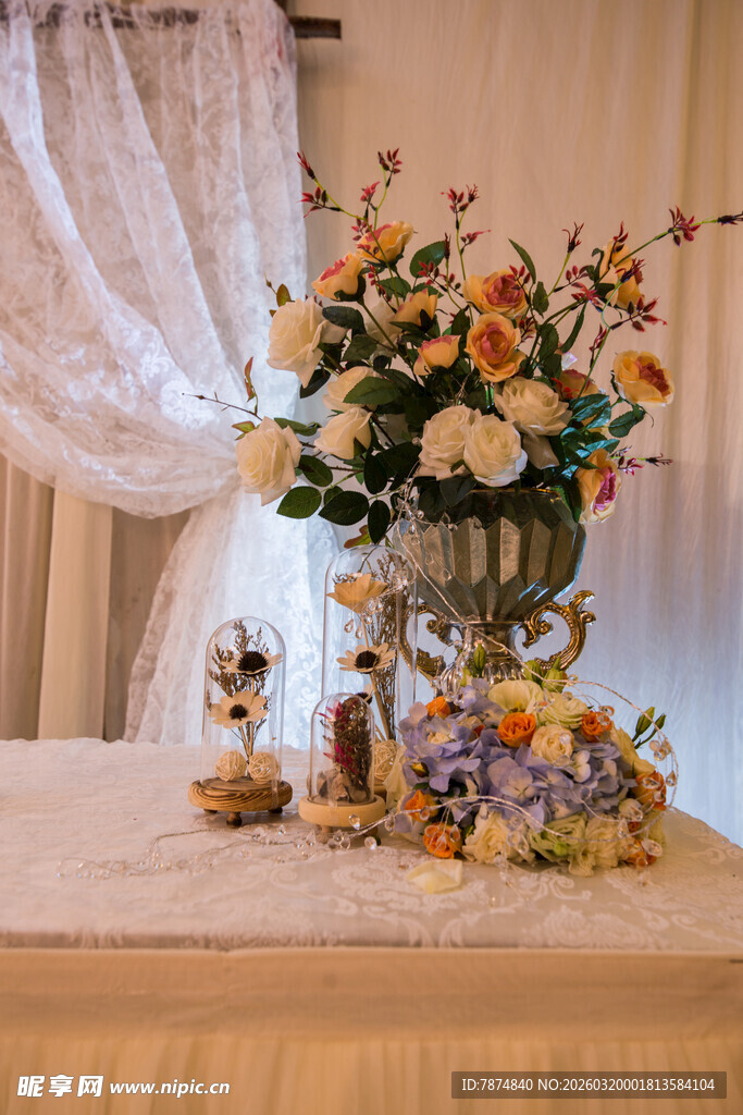 优雅婚礼桌花装饰布置