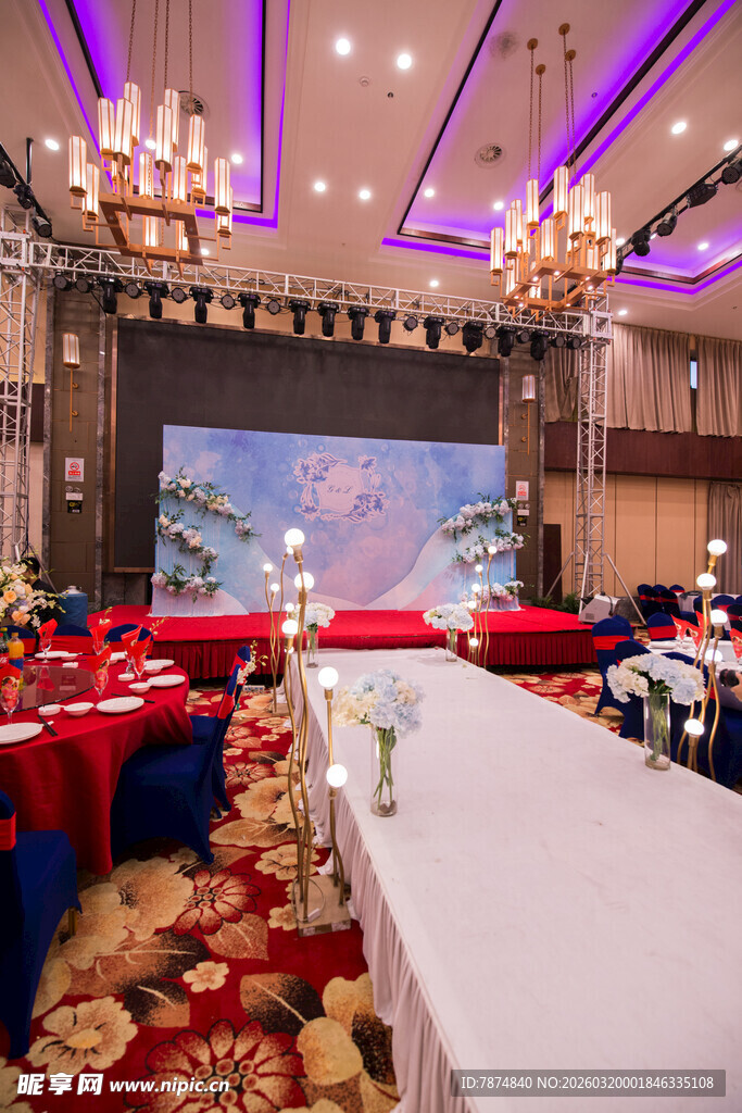 豪华宴会大厅布置场景