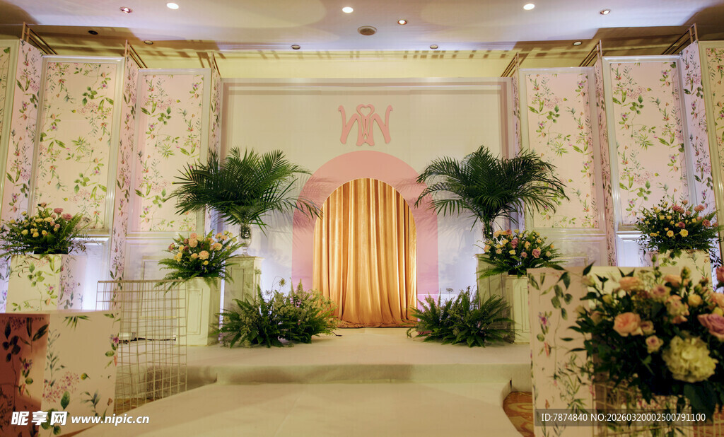 华丽典雅的婚礼现场布置