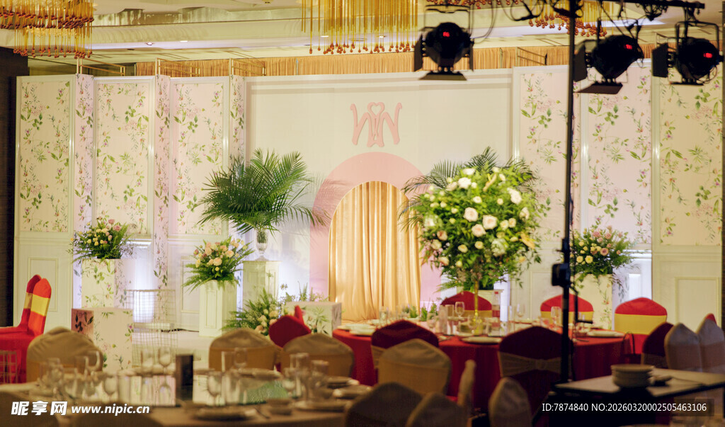 华丽中式婚礼现场布置