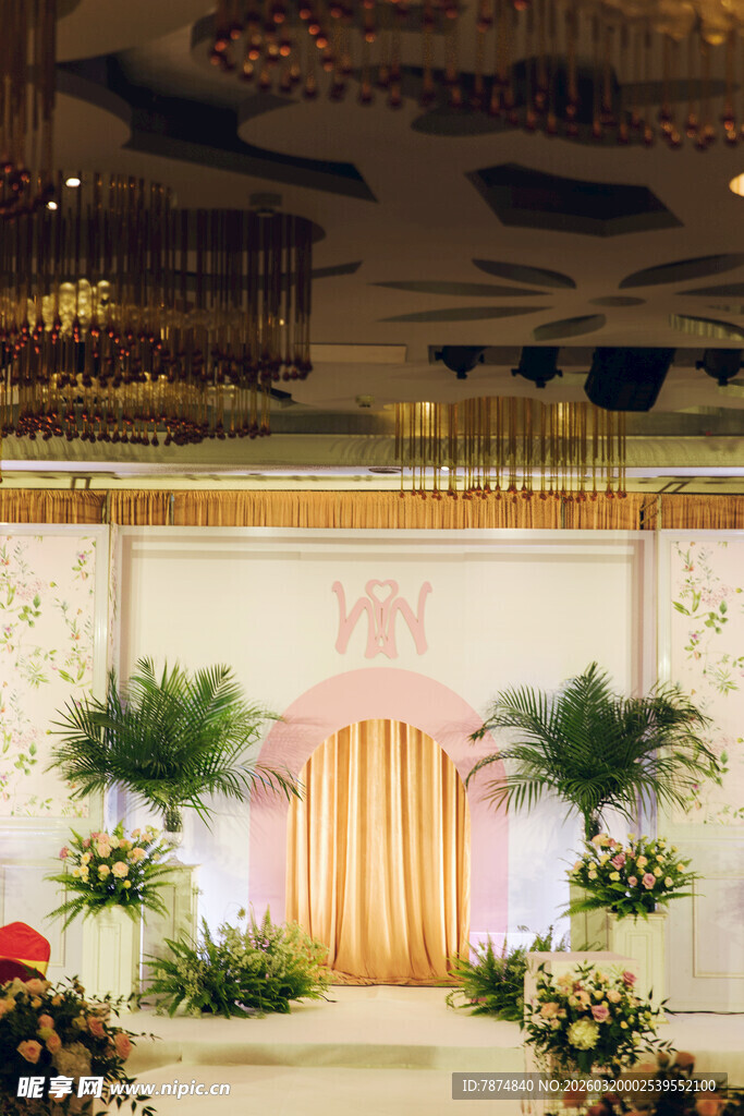 浪漫婚礼舞台装饰场景
