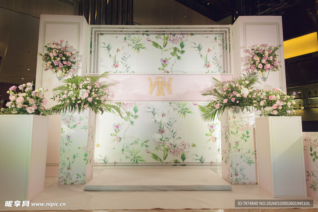 清新花卉主题婚礼舞台