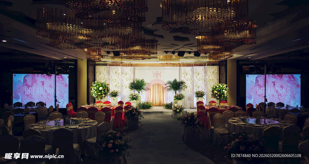 华丽婚礼宴会厅布置