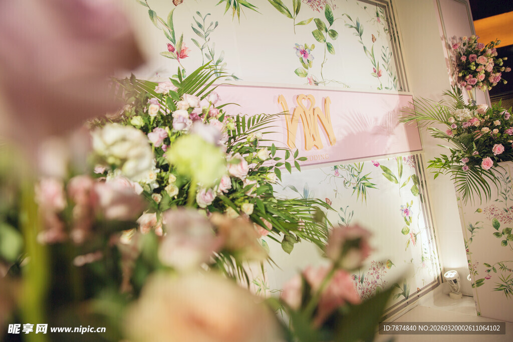 浪漫婚礼花卉装饰场景