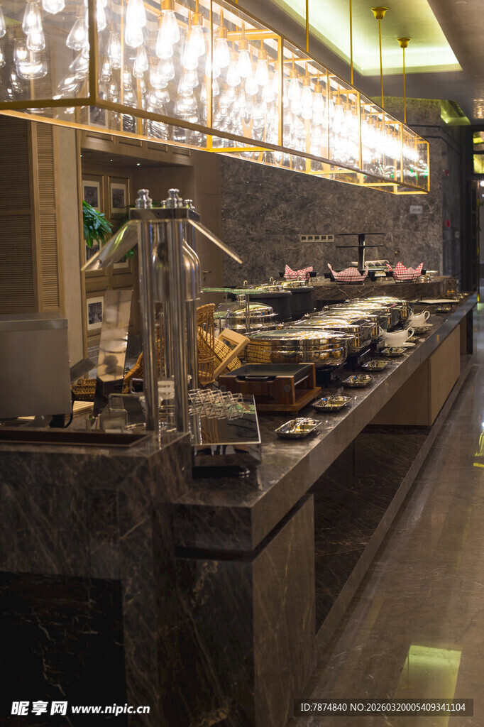 豪华自助餐厅美食陈列区