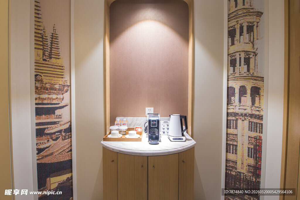 温馨角落的精致美食陈列