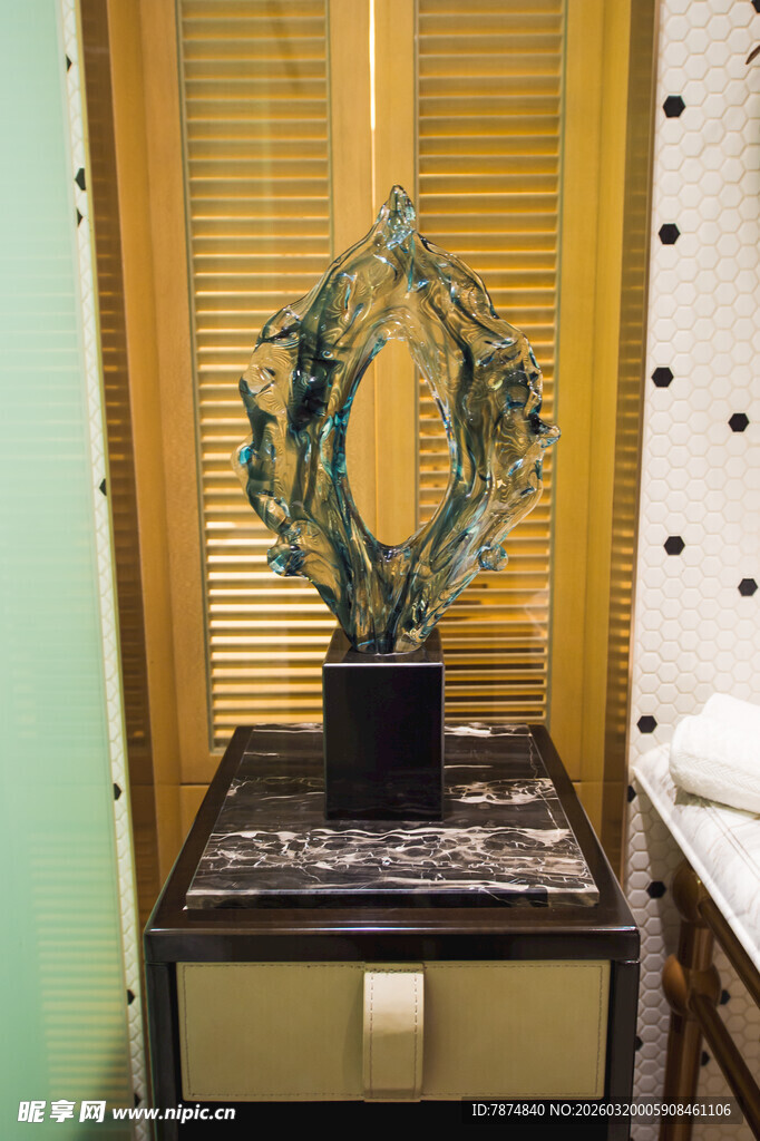 中式风格金属艺术摆件