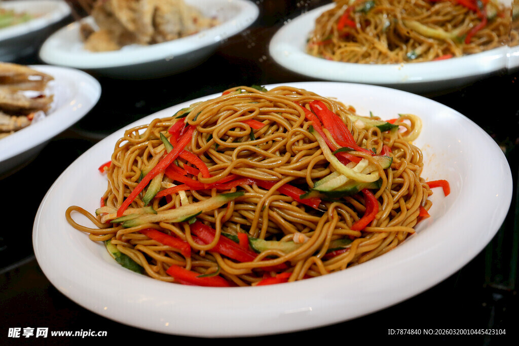 美味炒面 色彩丰富诱人