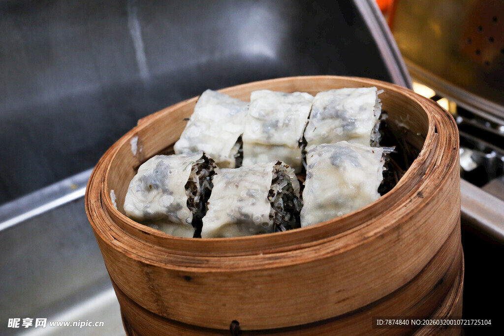 竹笼蒸制的美味糯米糕