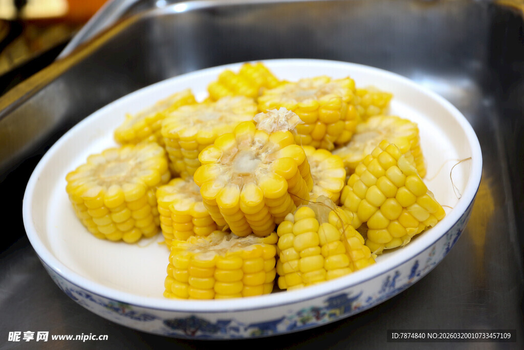 盘中香甜玉米段