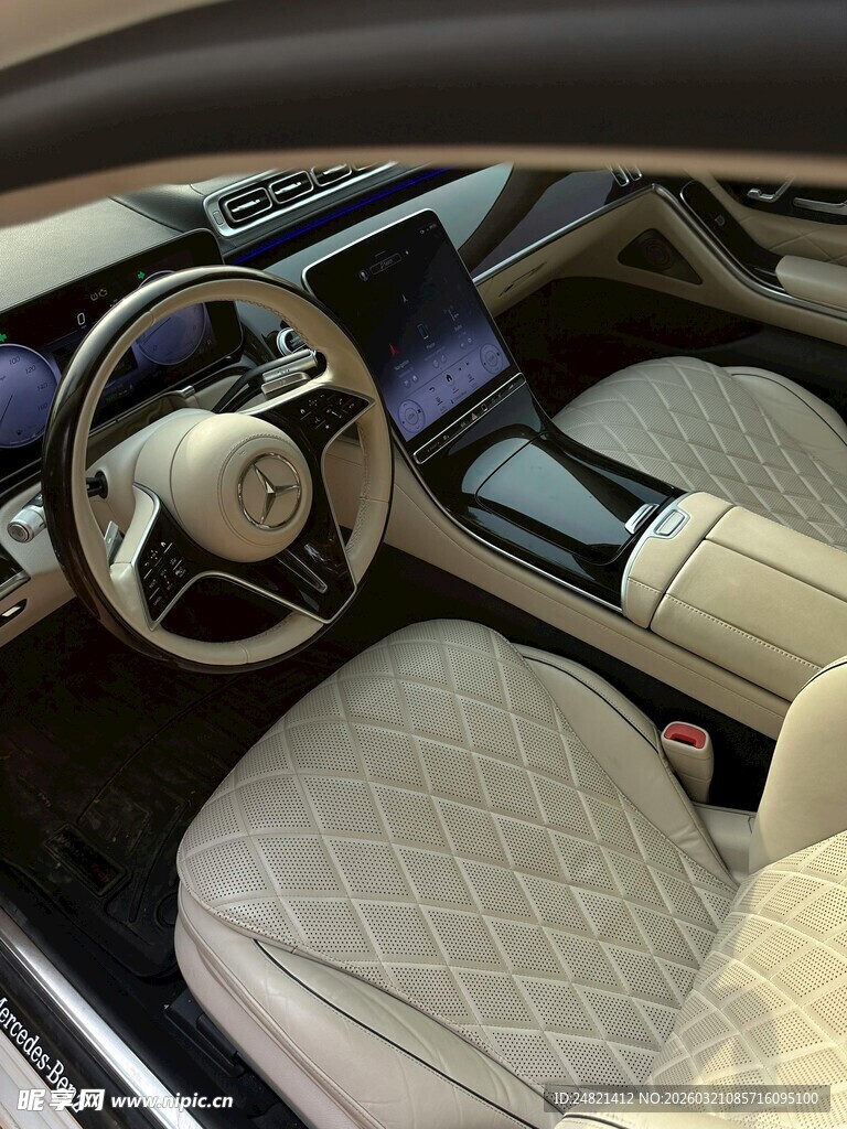 豪华汽车内饰精致展示