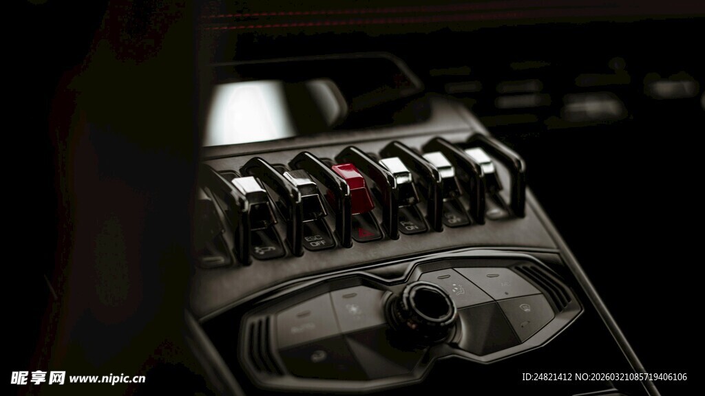 专业音频混音控制台特写