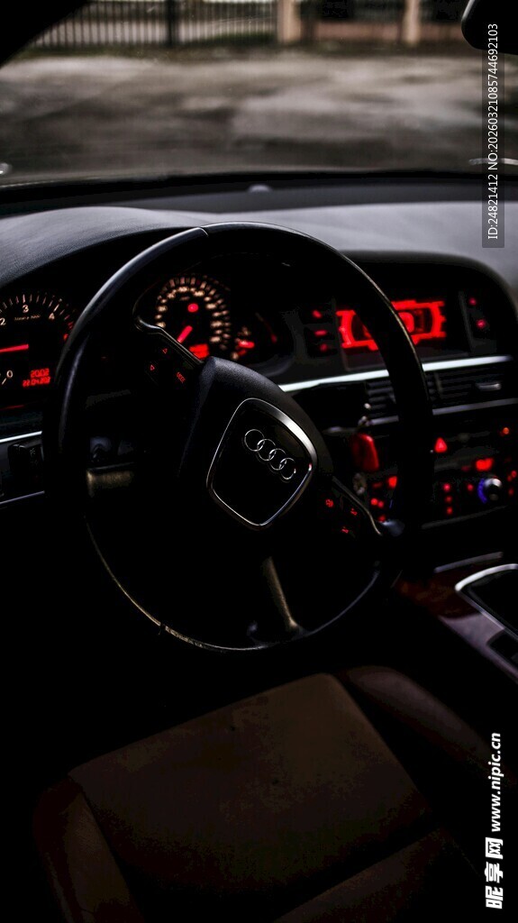 汽车驾驶舱内饰特写