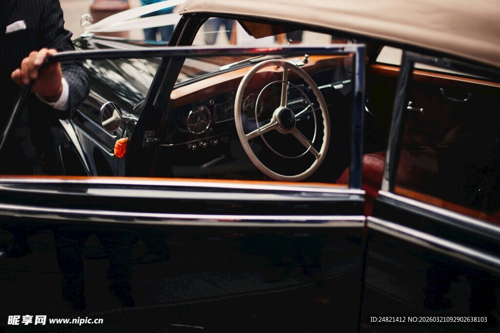 复古汽车内饰细节展示