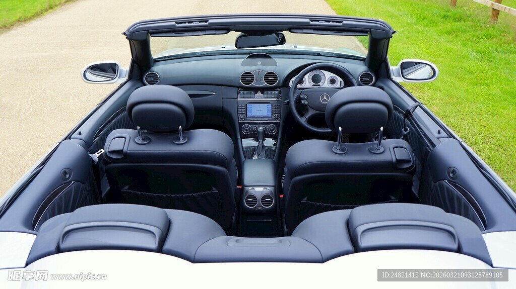 敞篷汽车内饰特写