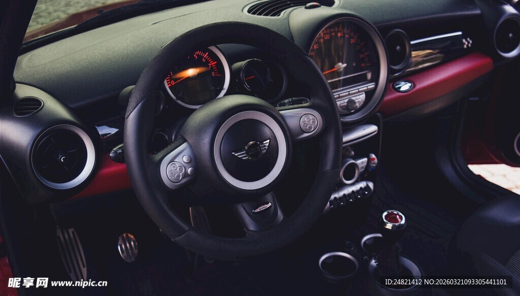 时尚汽车驾驶舱内饰特写