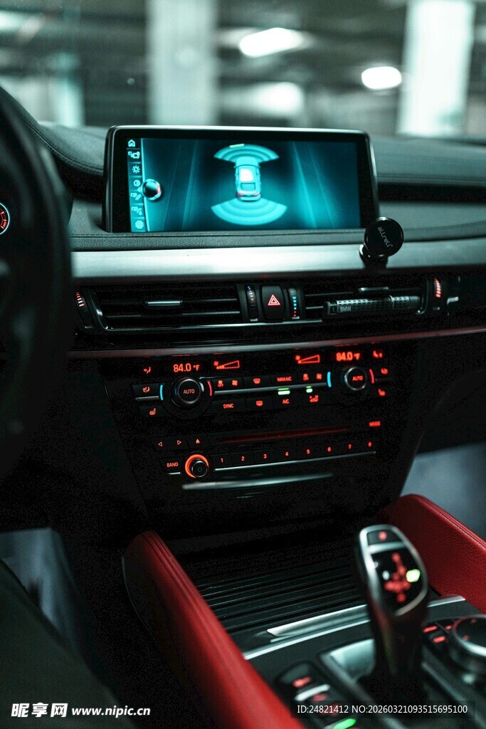 汽车内饰中控显示屏特写