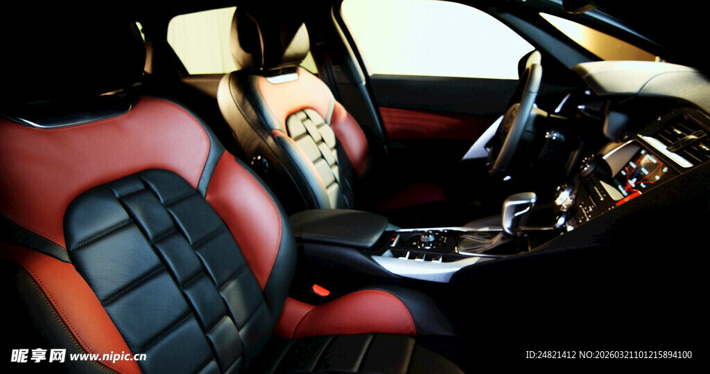 炫酷红黑汽车内部内饰