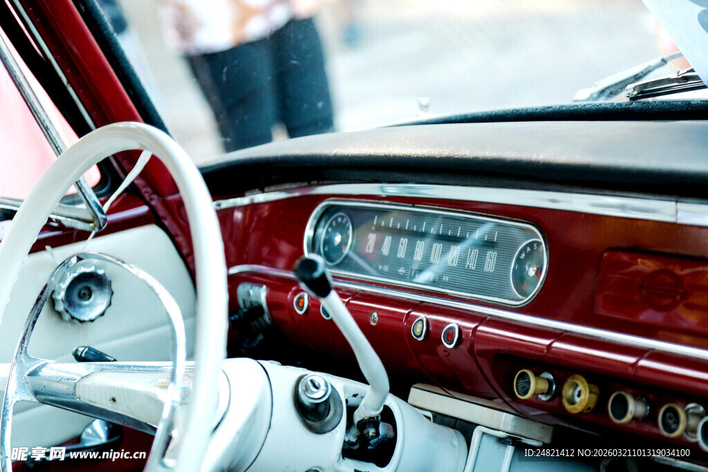 复古汽车内饰细节特写