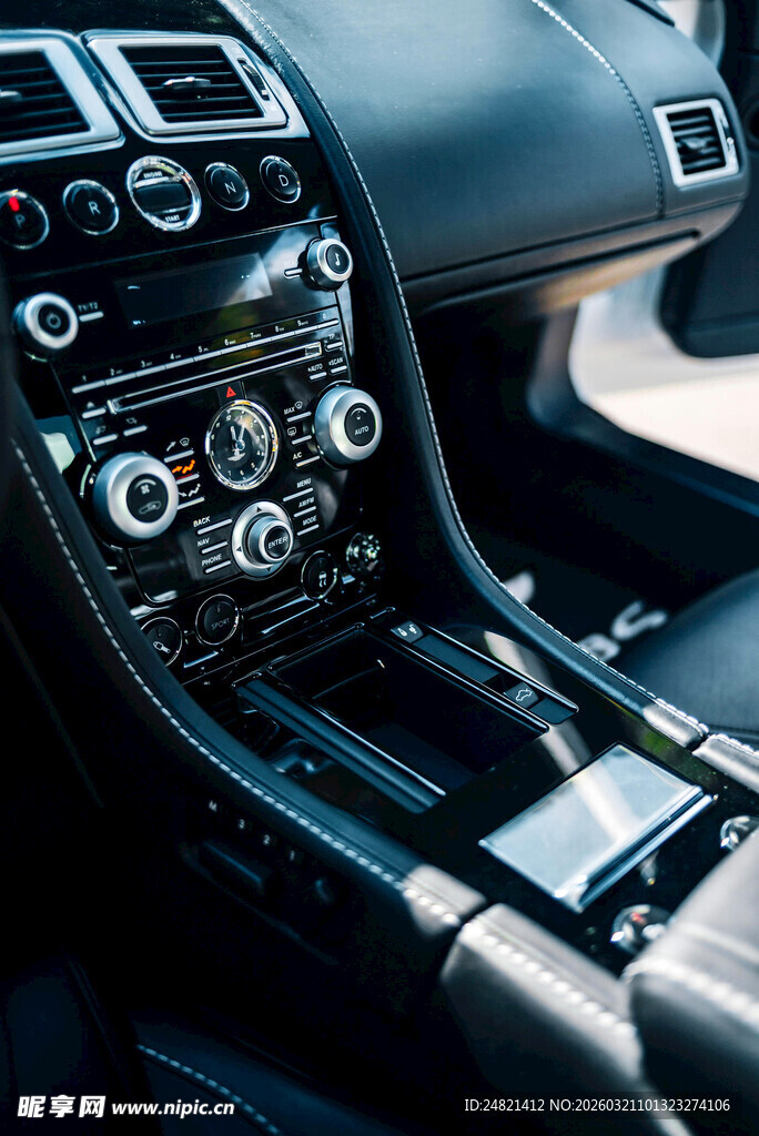汽车内饰中控台特写