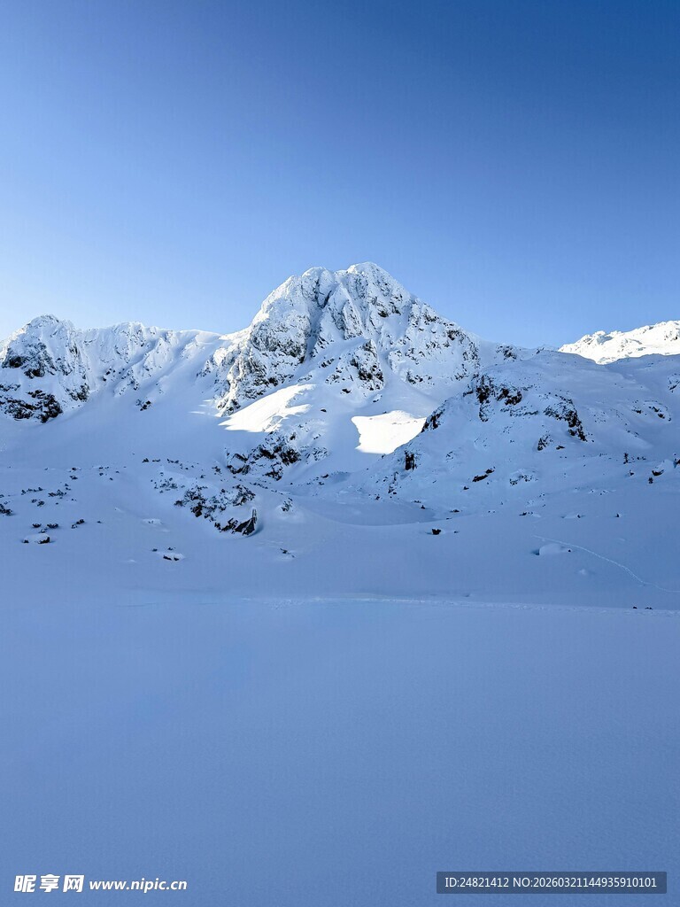 雪山壮丽风光