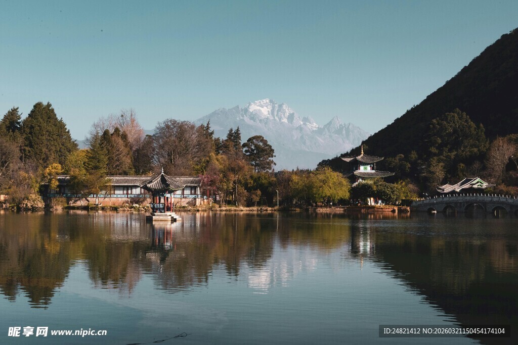 湖畔美景