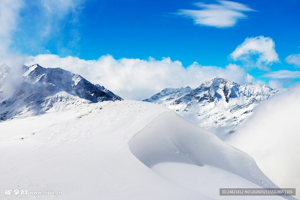 壮丽雪山美景