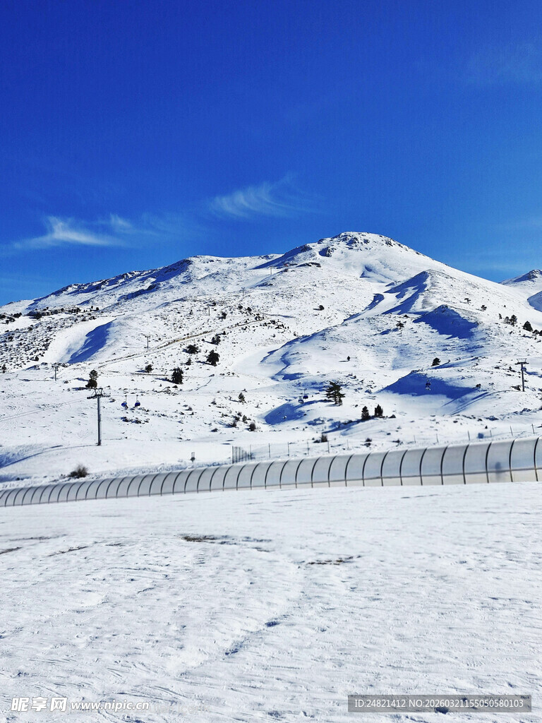 雪山滑雪场美丽雪景
