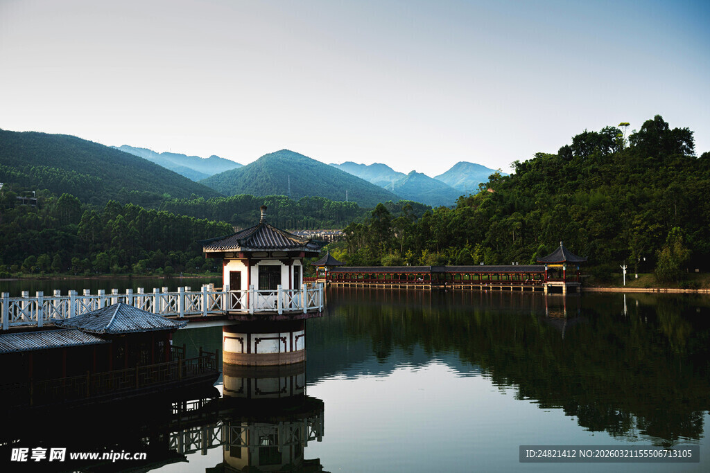 湖畔美景