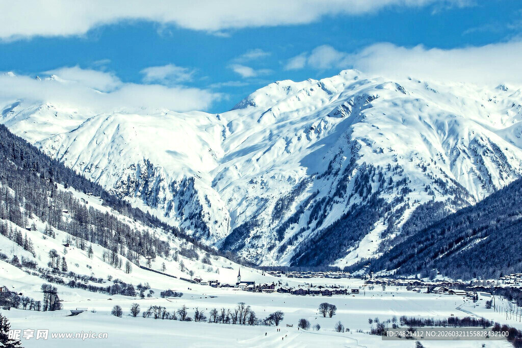 壮丽雪山冬日美景
