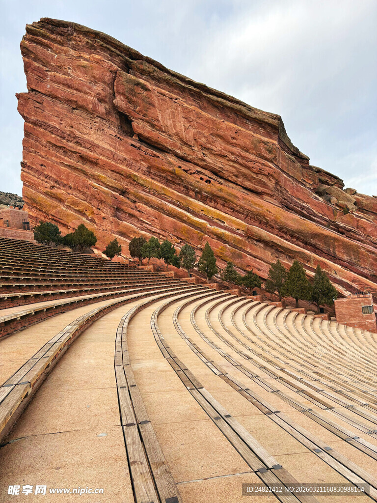 红岩露天剧场壮观景象