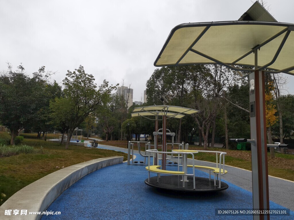 户外蓝色休闲健身区域