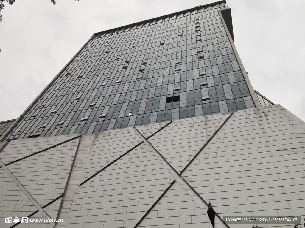 现代风格几何外观高楼