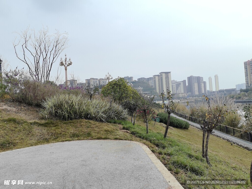 城市公园中的休闲步道