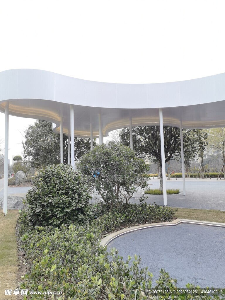 现代弧形廊架园林景观