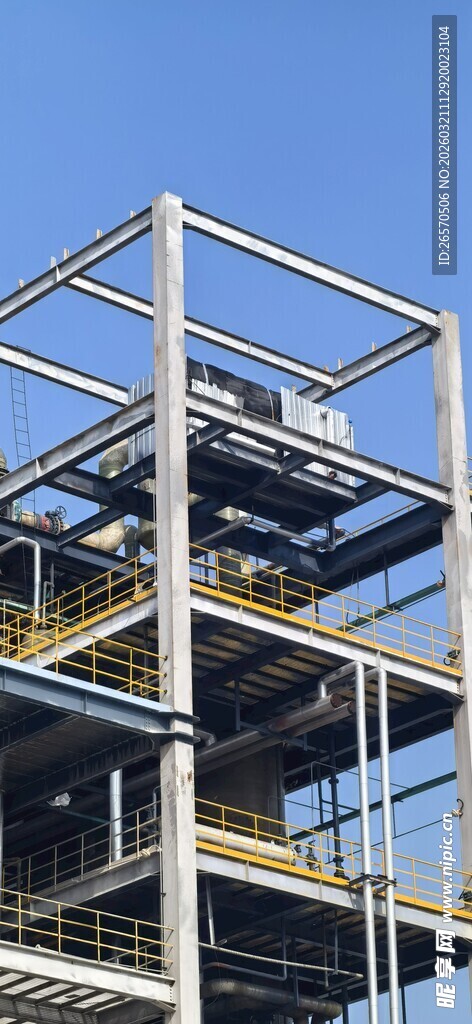 钢结构建筑施工场景